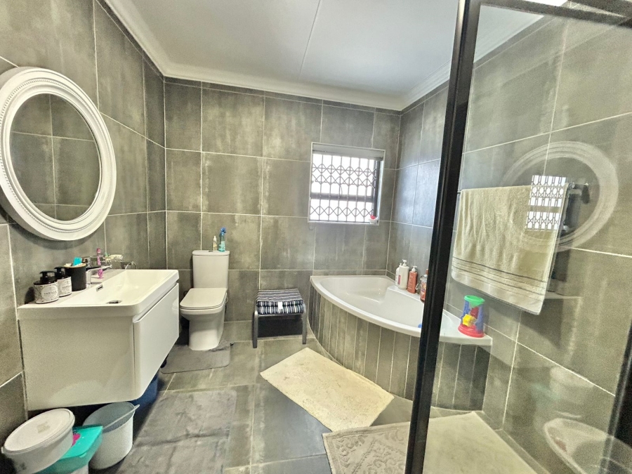3 Bedroom Property for Sale in Fountains Estate Eastern Cape